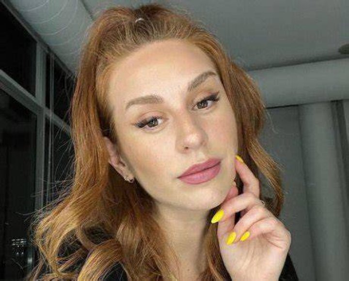 Charlotte Dobre Net Worth & Earnings (2024)