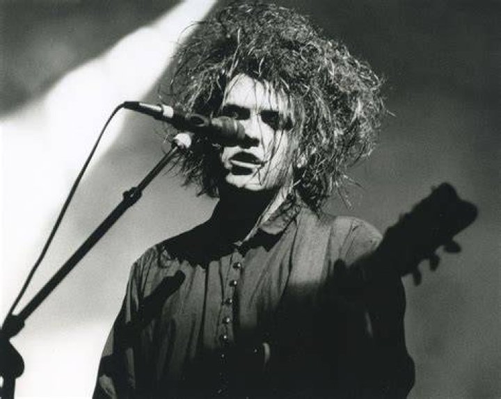 How rich is Robert Smith from The Cure?