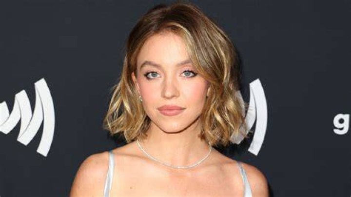 Sydney Sweeney Bra Size, Age, Weight, Height, Measurements