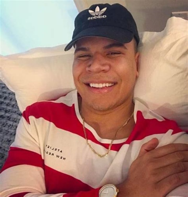 WolfieRaps Biography