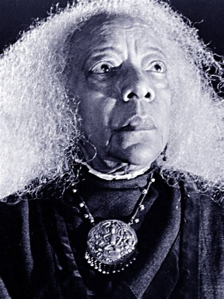 Zara Cully Zara Cully